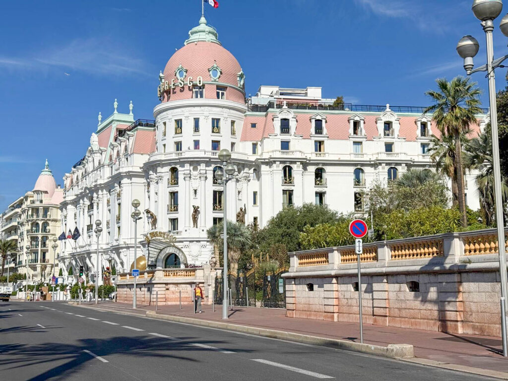 Hôtel Negresco quartier Carré d’Or Nice – emblème du luxe et de la Belle Époque sur la Promenade des Anglais