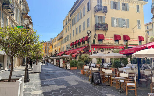 Zone piétonne quartier Carré d’Or Nice – rues commerçantes et animées au cœur du centre-ville