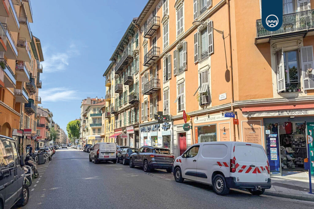 Rue résidentielle quartier Riquier Nice – ambiance locale et immeubles typiques