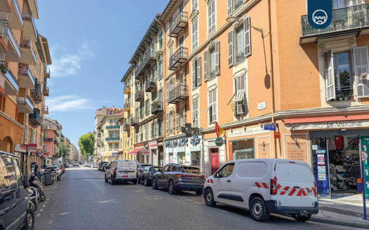 Rue résidentielle quartier Riquier Nice – ambiance locale et immeubles typiques
