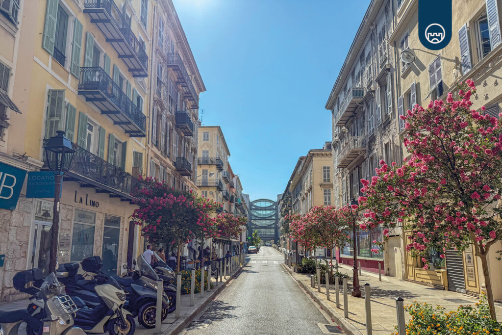 Commerces et vie quotidienne dans le quartier Wilson à Nice