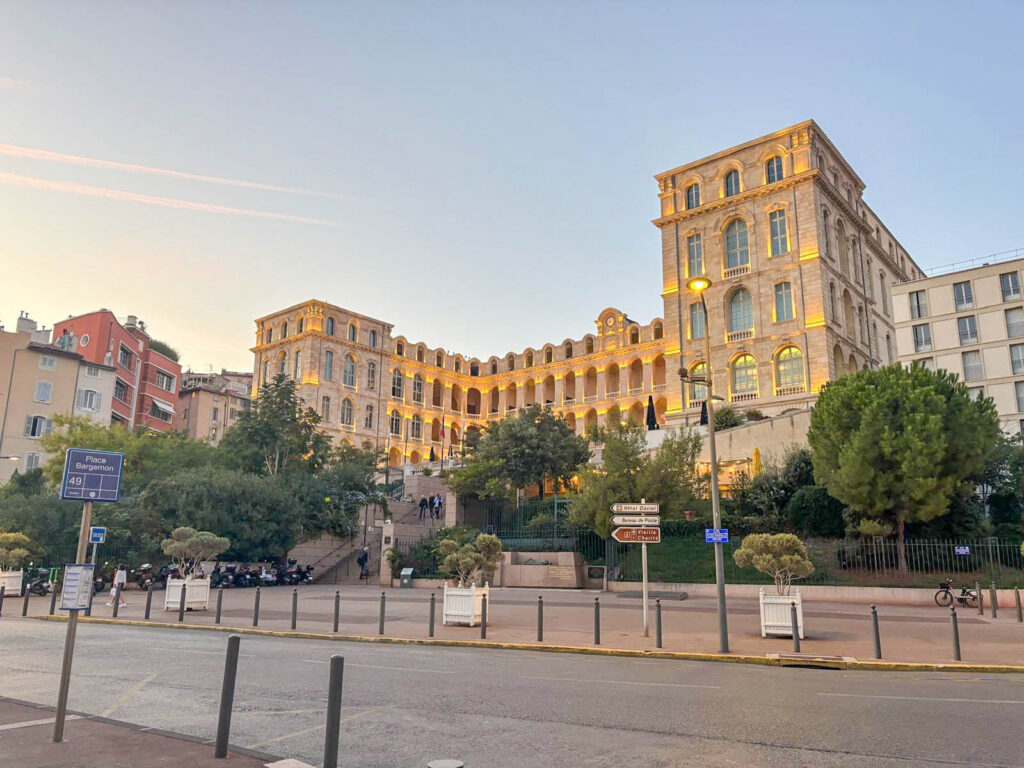Quartier Le Panier Marseille – ruelles colorées et cœur historique du 2e arrondissement